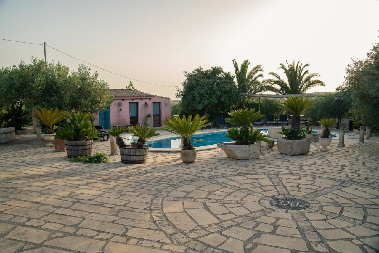Dependance In Villa Con Piscina Ragusa Exterior photo