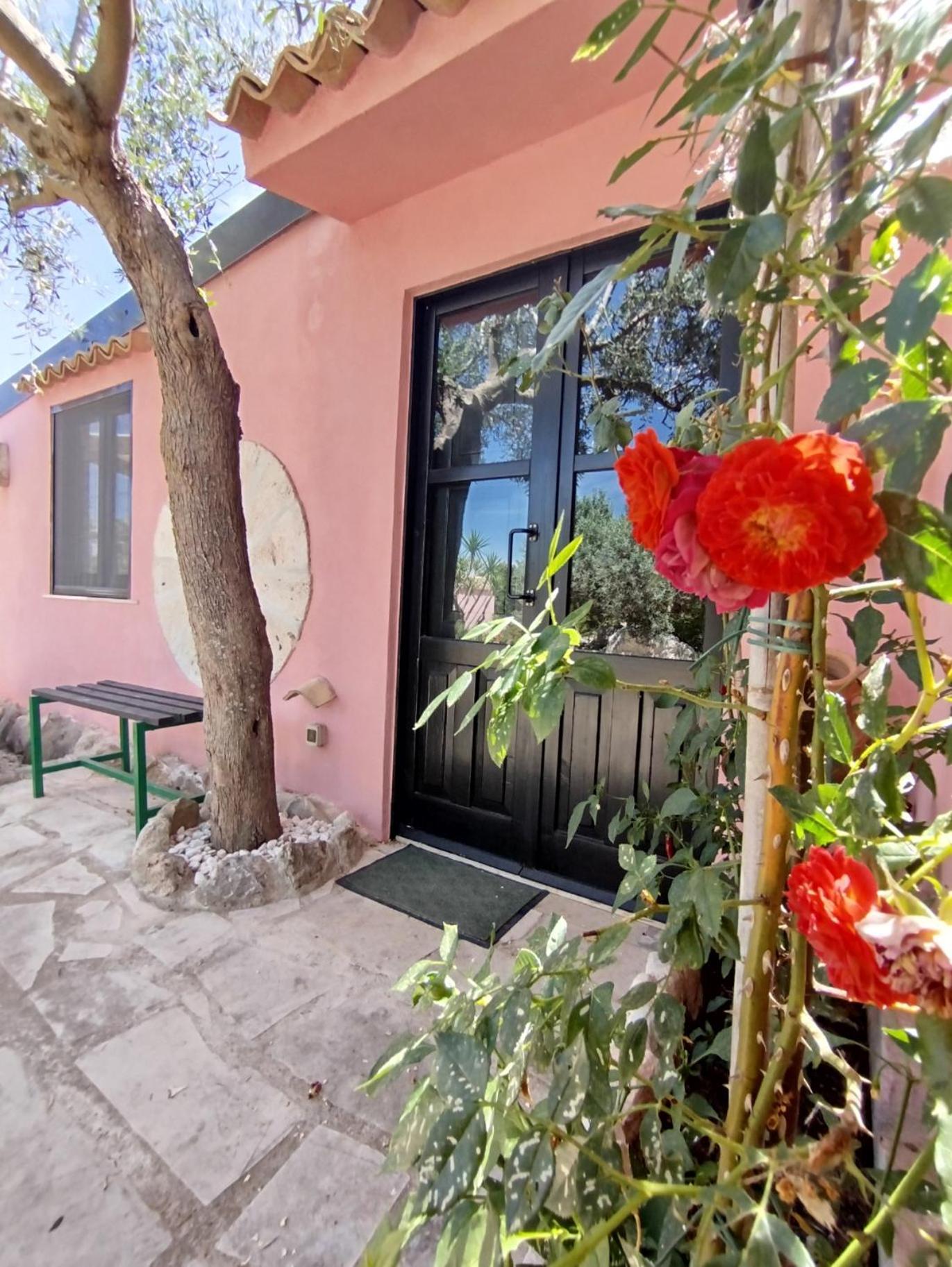 Dependance In Villa Con Piscina Ragusa Exterior photo
