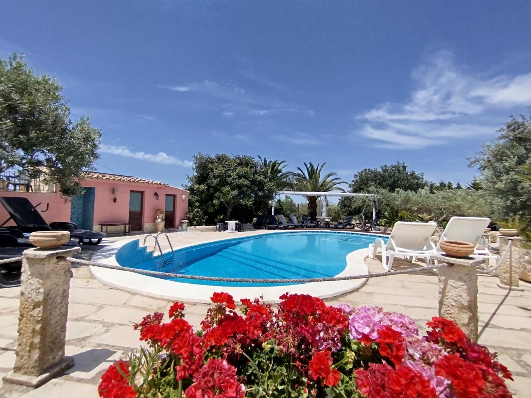 Dependance In Villa Con Piscina Ragusa Exterior photo